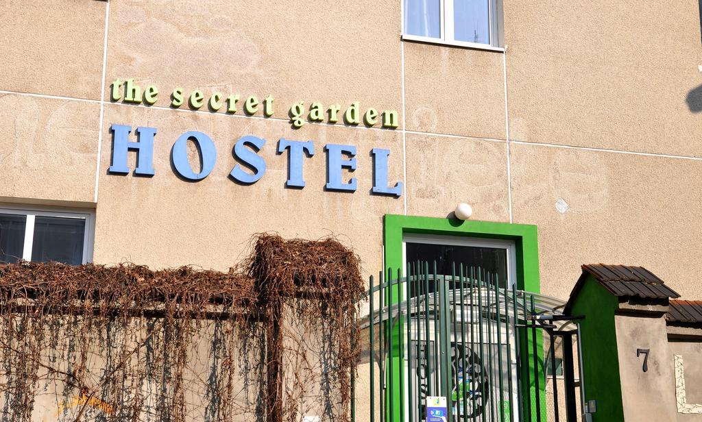 The Secret Garden Hostel Krasków Exterior foto